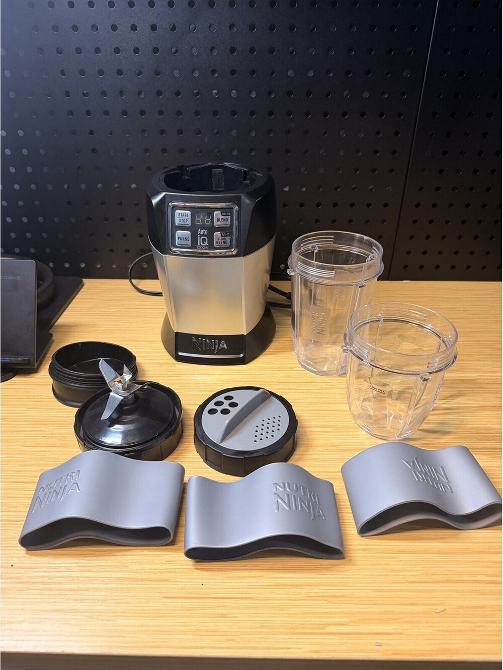 Ninja BL480D Nutri Blender 1000W Auto IQ with Cups Blade